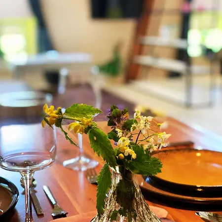 Stilvoll Eingerichtetes In Historischem Bauernhaus, Voll Ausgestattet Inmitten Der Auf 75 Qm