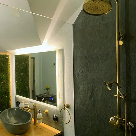 Apartmán Stilvoll Eingerichtetes In Historischem Bauernhaus, Voll Ausgestattet Inmitten Der Auf 75 Qm