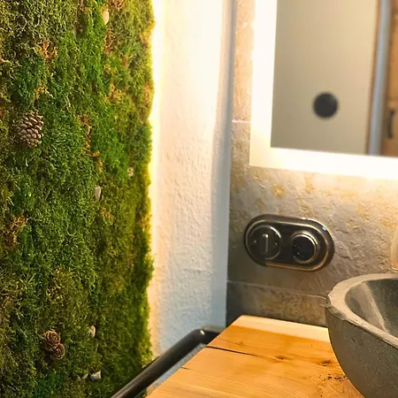 Stilvoll Eingerichtetes In Historischem Bauernhaus, Voll Ausgestattet Inmitten Der Auf 75 Qm Apartment *