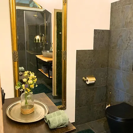 Stilvoll Eingerichtetes In Historischem Bauernhaus, Voll Ausgestattet Inmitten Der Auf 75 Qm