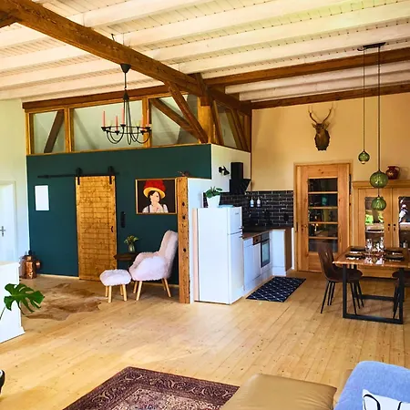 Appartement Stilvoll Eingerichtetes In Historischem Bauernhaus, Voll Ausgestattet Inmitten Der Auf 75 Qm *