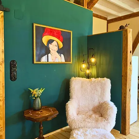 Stilvoll Eingerichtetes In Historischem Bauernhaus, Voll Ausgestattet Inmitten Der Auf 75 Qm