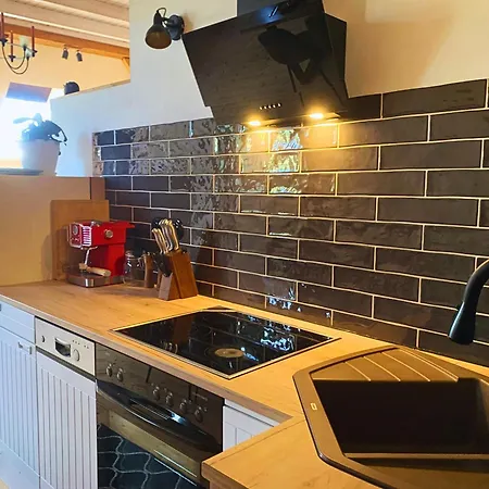 Appartement Stilvoll Eingerichtetes In Historischem Bauernhaus, Voll Ausgestattet Inmitten Der Auf 75 Qm