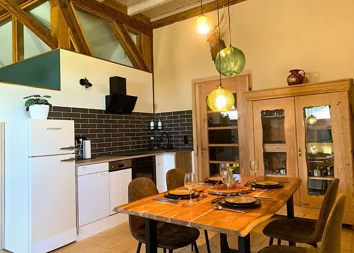 Stilvoll Eingerichtetes In Historischem Bauernhaus, Voll Ausgestattet Inmitten Der Auf 75 Qm Апартаменты